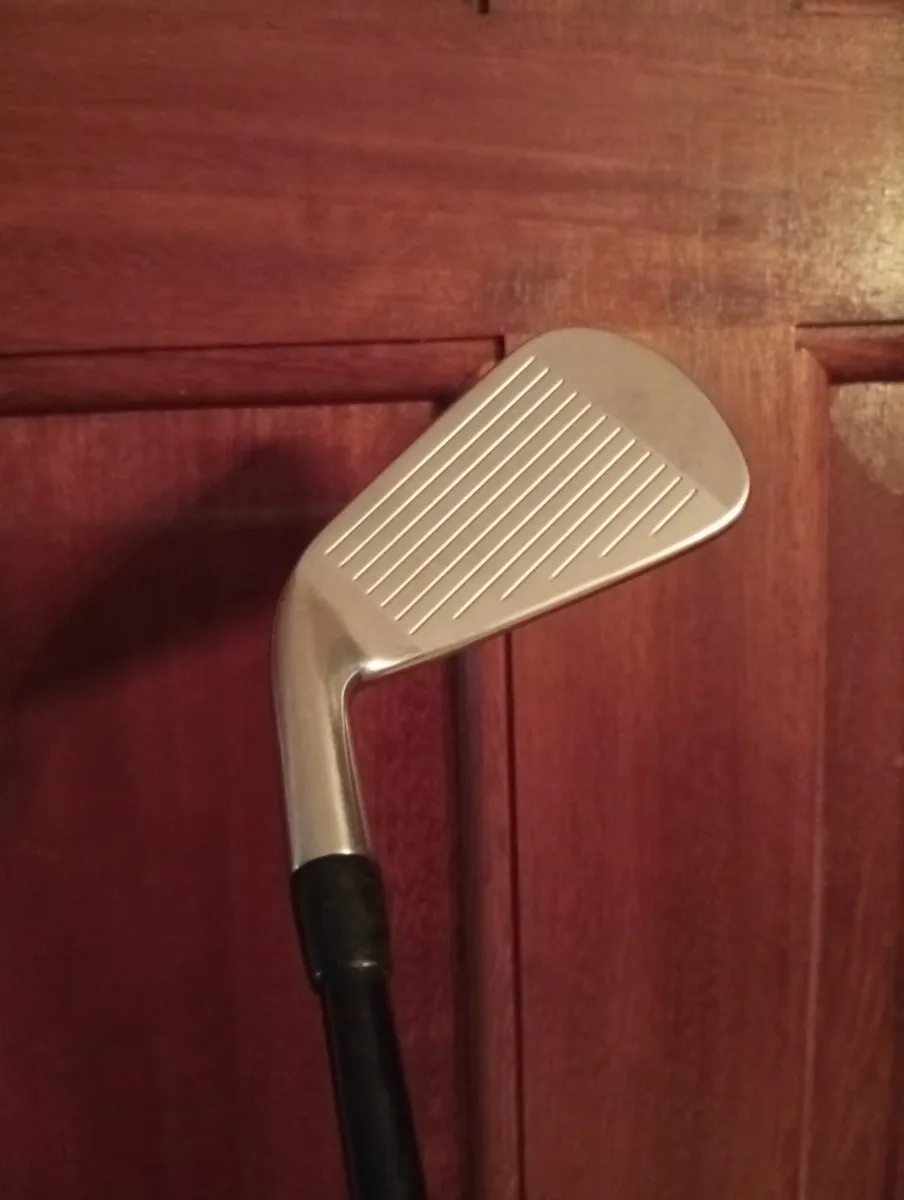 Titleist 4 Iron U 500 Utility Iron Graphite Stiff - Image 3