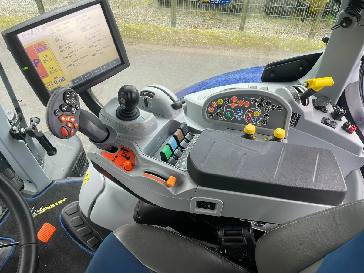 2021 NH T7.225 2500 HRS F/L&PTO - Image 3