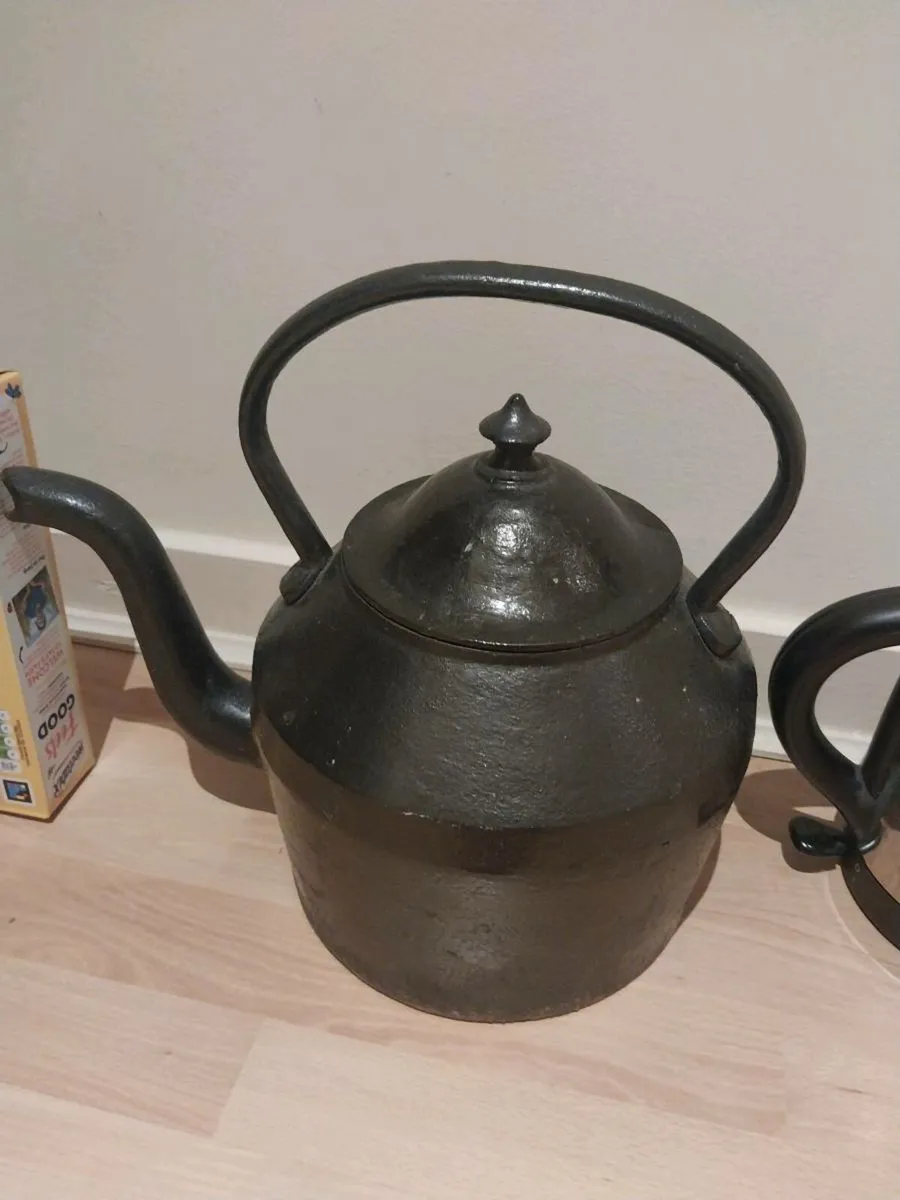 Gigantic 16pint kettle cast iron - Image 1