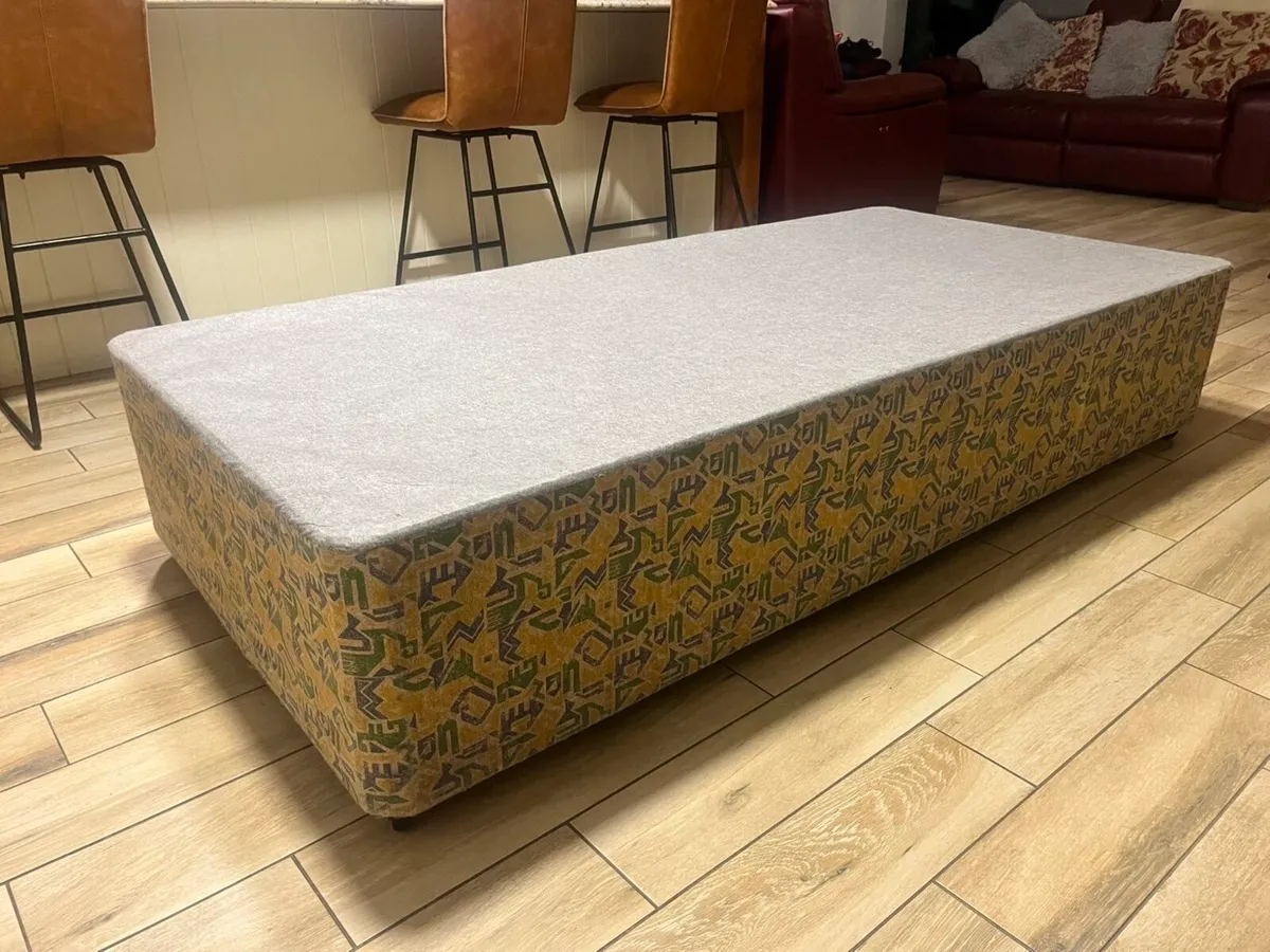 Single bed and mattress - Image 1