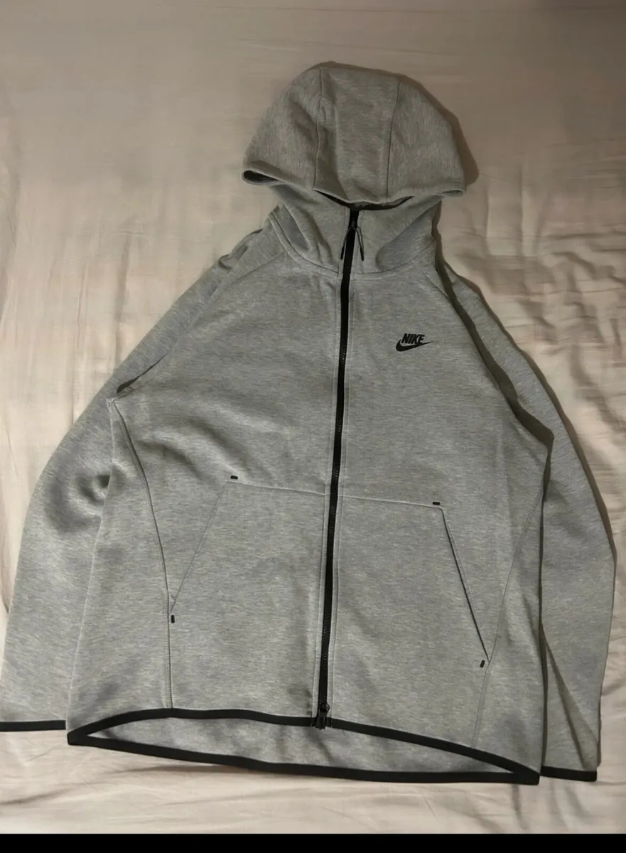 Nike tech fleece - Image 1