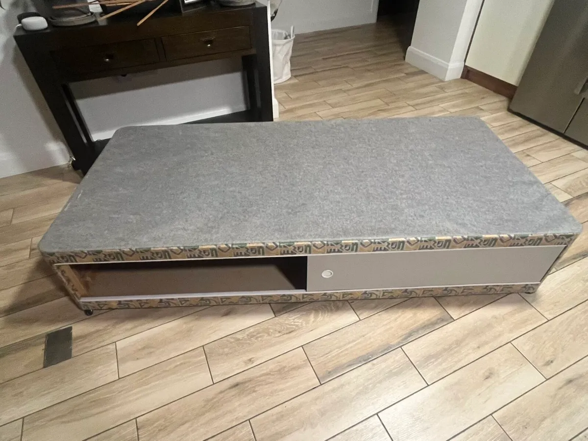 Single bed and mattress - Image 3