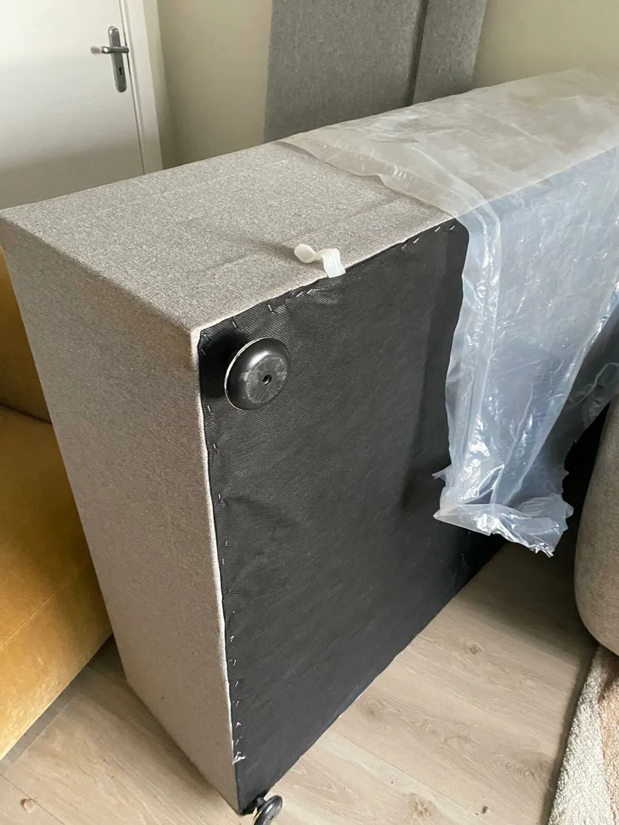 Double bed - Image 2