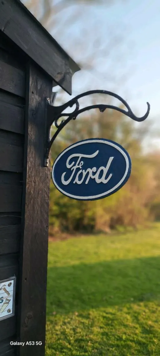 Ford hanging cast iron sign - Image 3