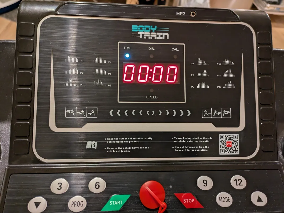 Motorized folding Bluetooth treadmill - Image 2