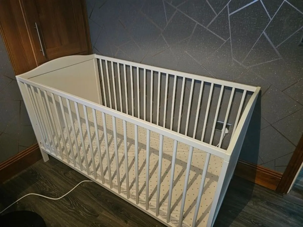 Childs Cot - Image 1