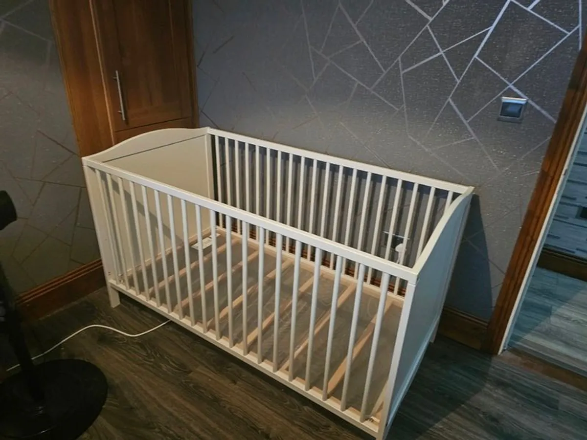 Childs Cot - Image 4