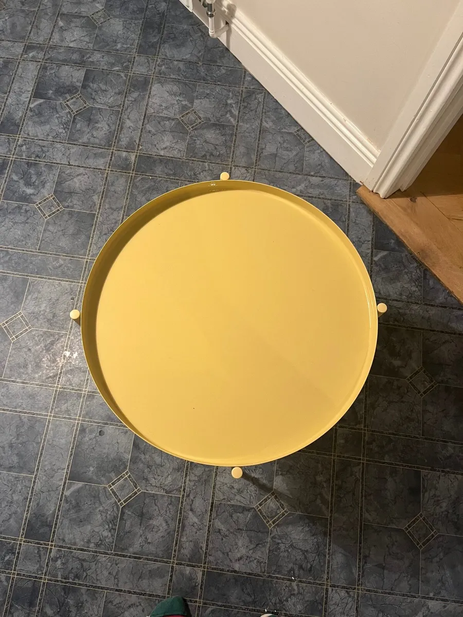 Yellow side table - Image 2