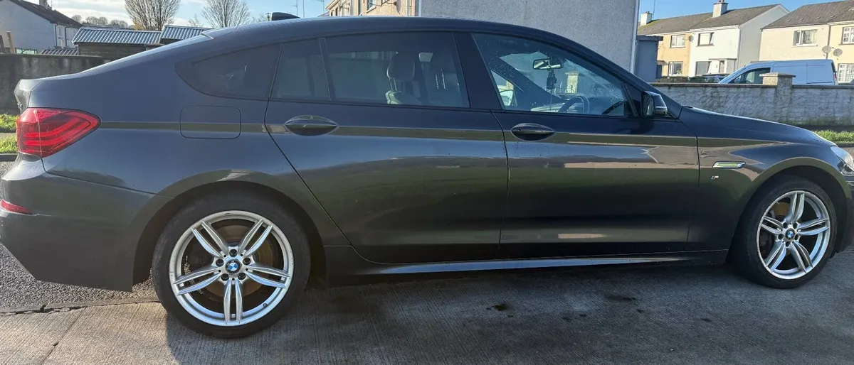 BMW 5-Series 2015 - Image 1