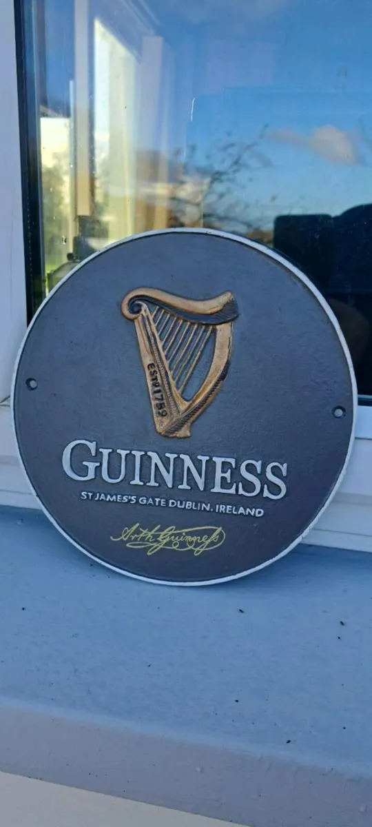 Guinness cast iron sign - Image 1