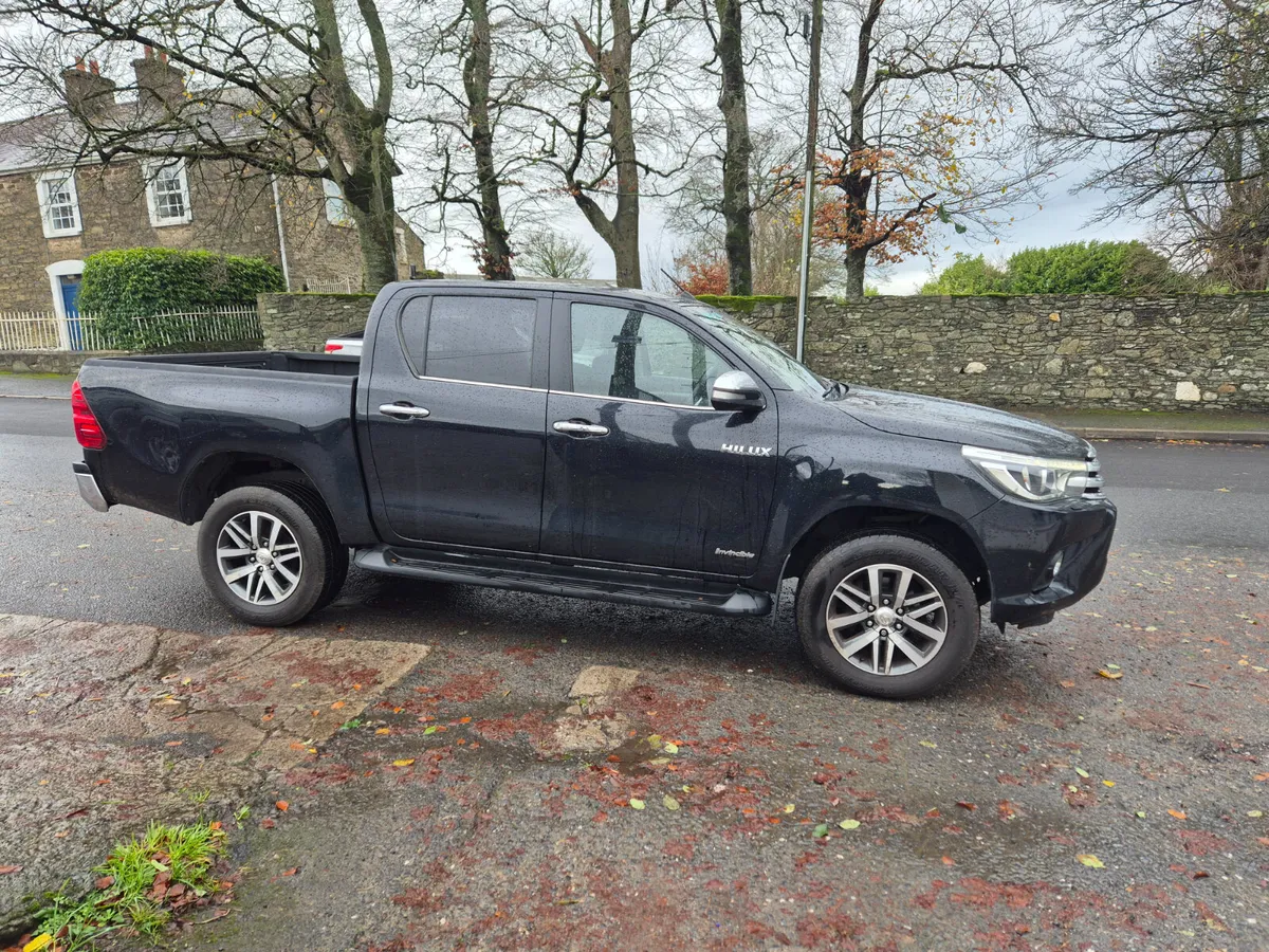 Toyota Hilux 2018 - Image 2