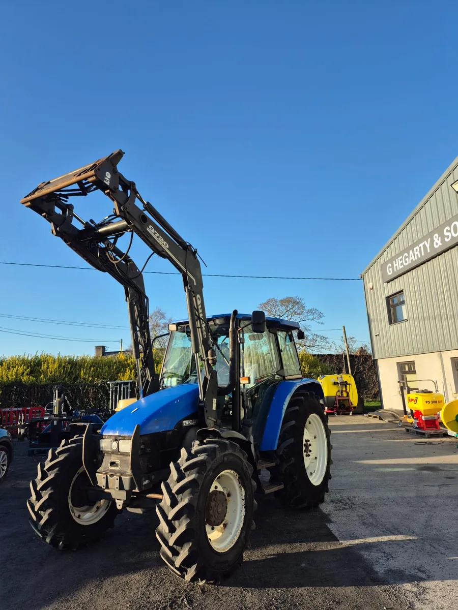 New Holland TL100 Tractor - Image 2