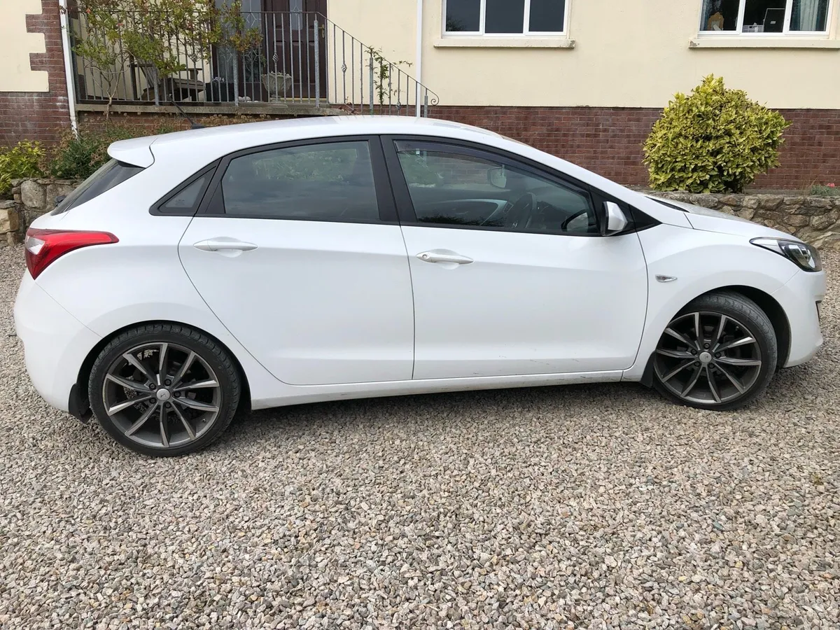 Hyundai i30 - Image 4