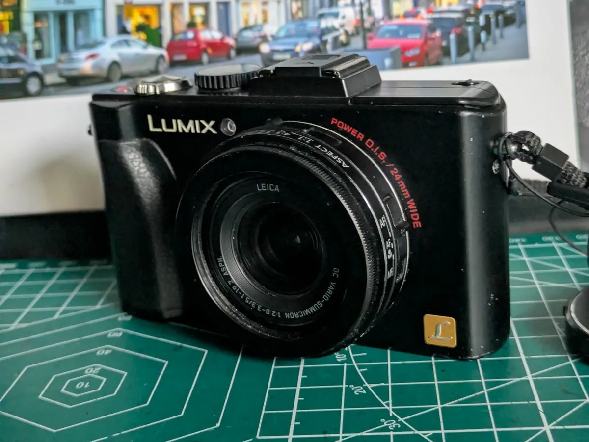 Panasonic Lumix LX5 10MP CCD🌈 📸 Leica lens - Image 4