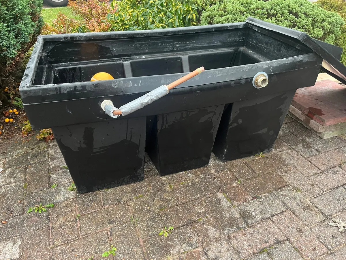 Water tank with a  lid - Image 3