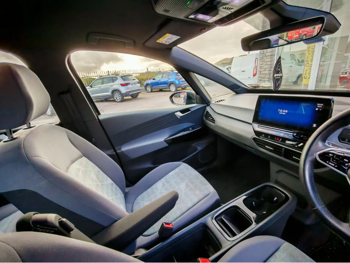 VOLKSWAGEN ID.3 PRO 107 KW LIFE 58KWH 145HP 5DR AU - Image 4