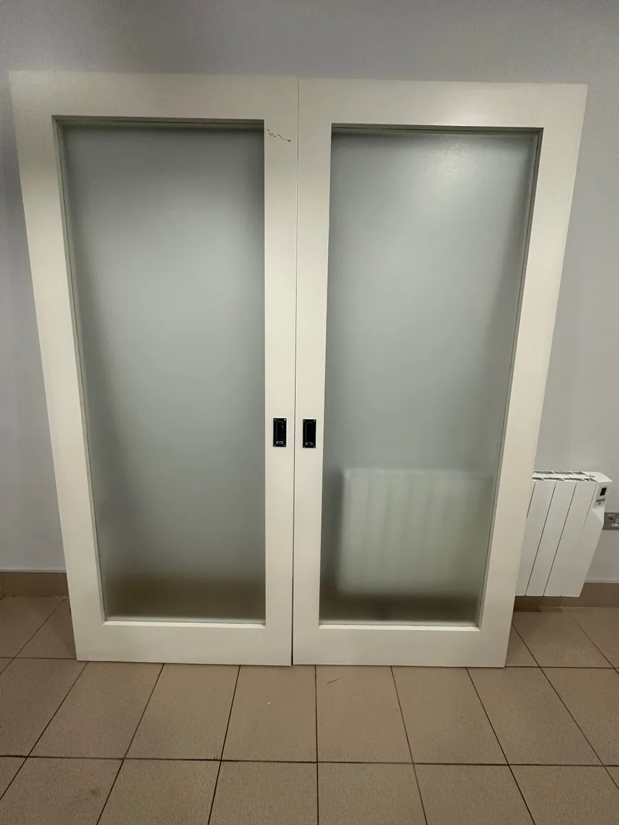 Internal sliding doors - Image 2