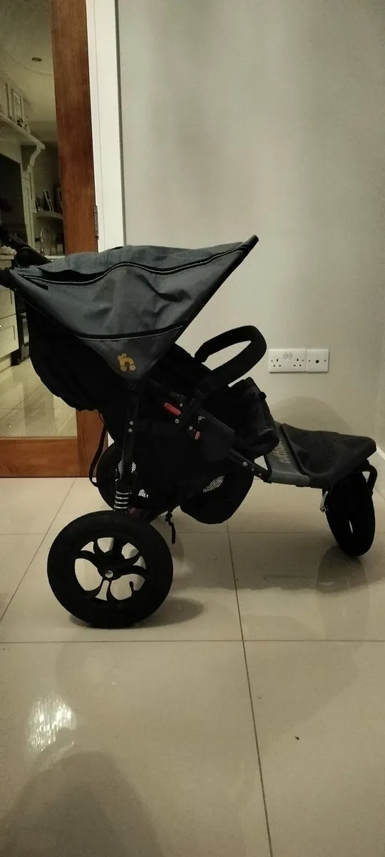 Out and about double buggy - Image 3
