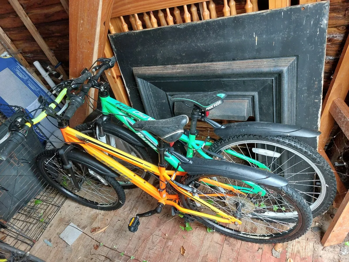 Child's Bicycle X 2 - Image 1