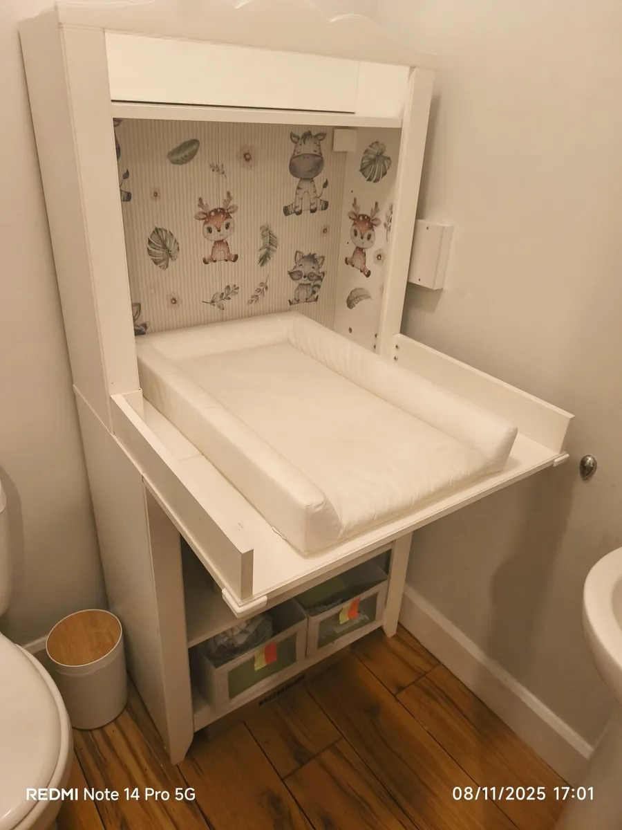 Baby changing unit / storage - Image 2