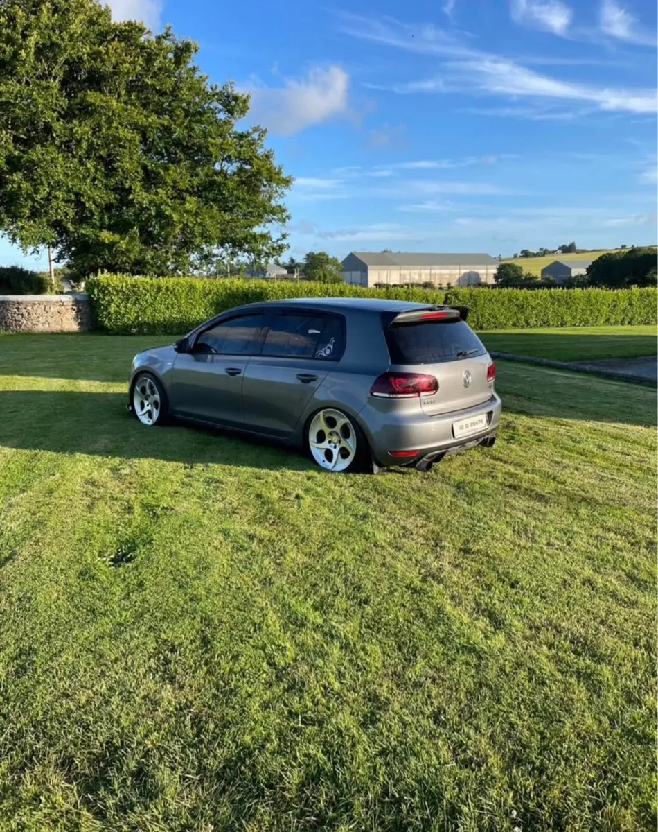Volkswagen Golf 2012 - Image 1