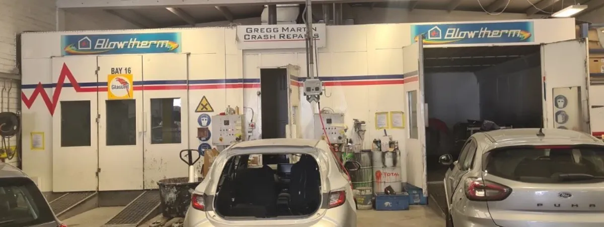 Spray booth x 2 - Image 1