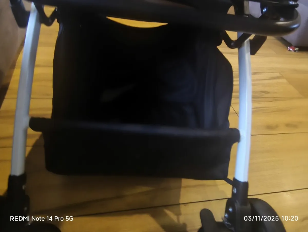 Travel pram - Image 1