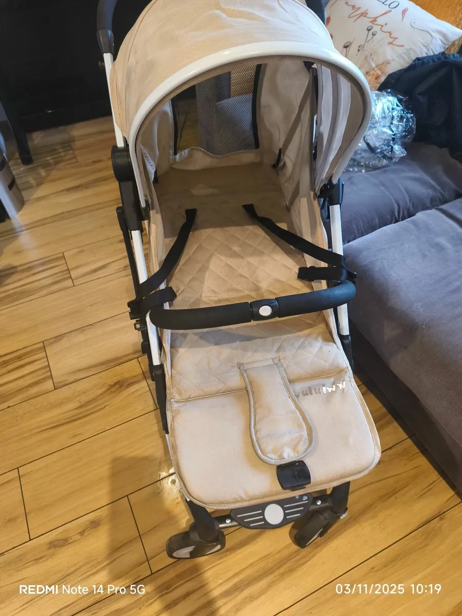 Travel pram - Image 2