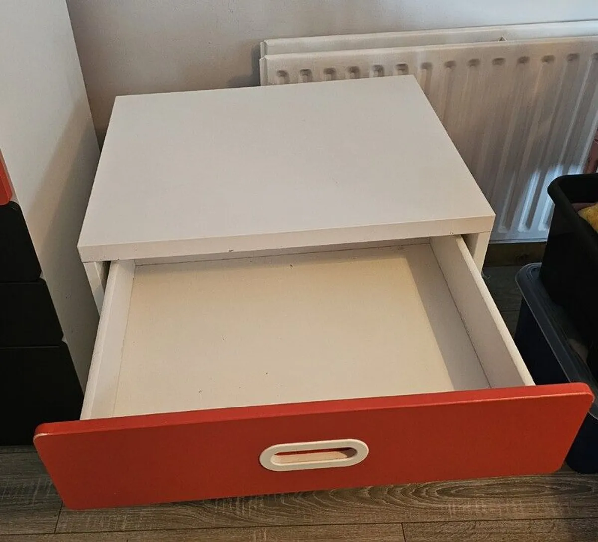 Childrens Wardrobe and Chest of Drawers - Image 3