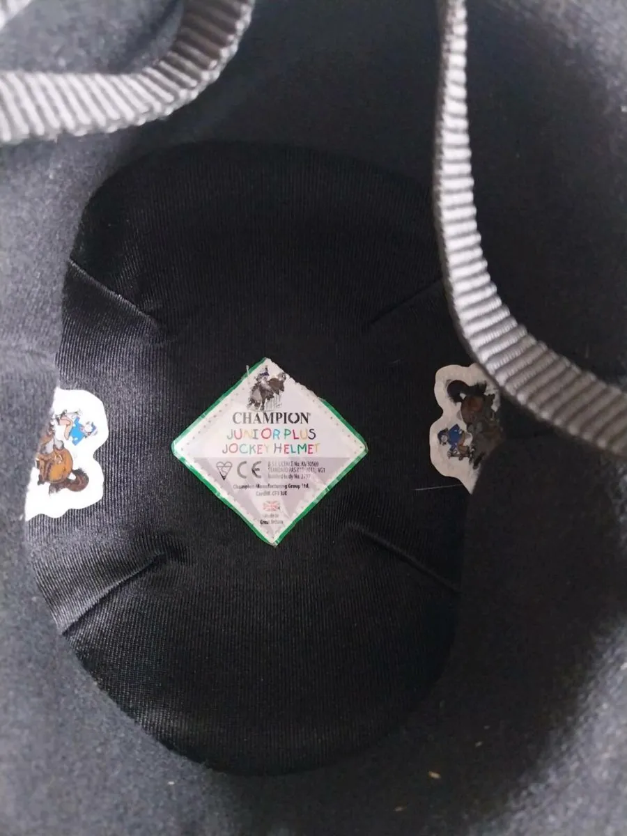 Horse riding helmet - Image 2