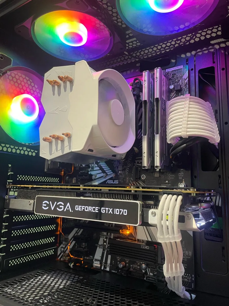 Custom built gaming pc - Image 1