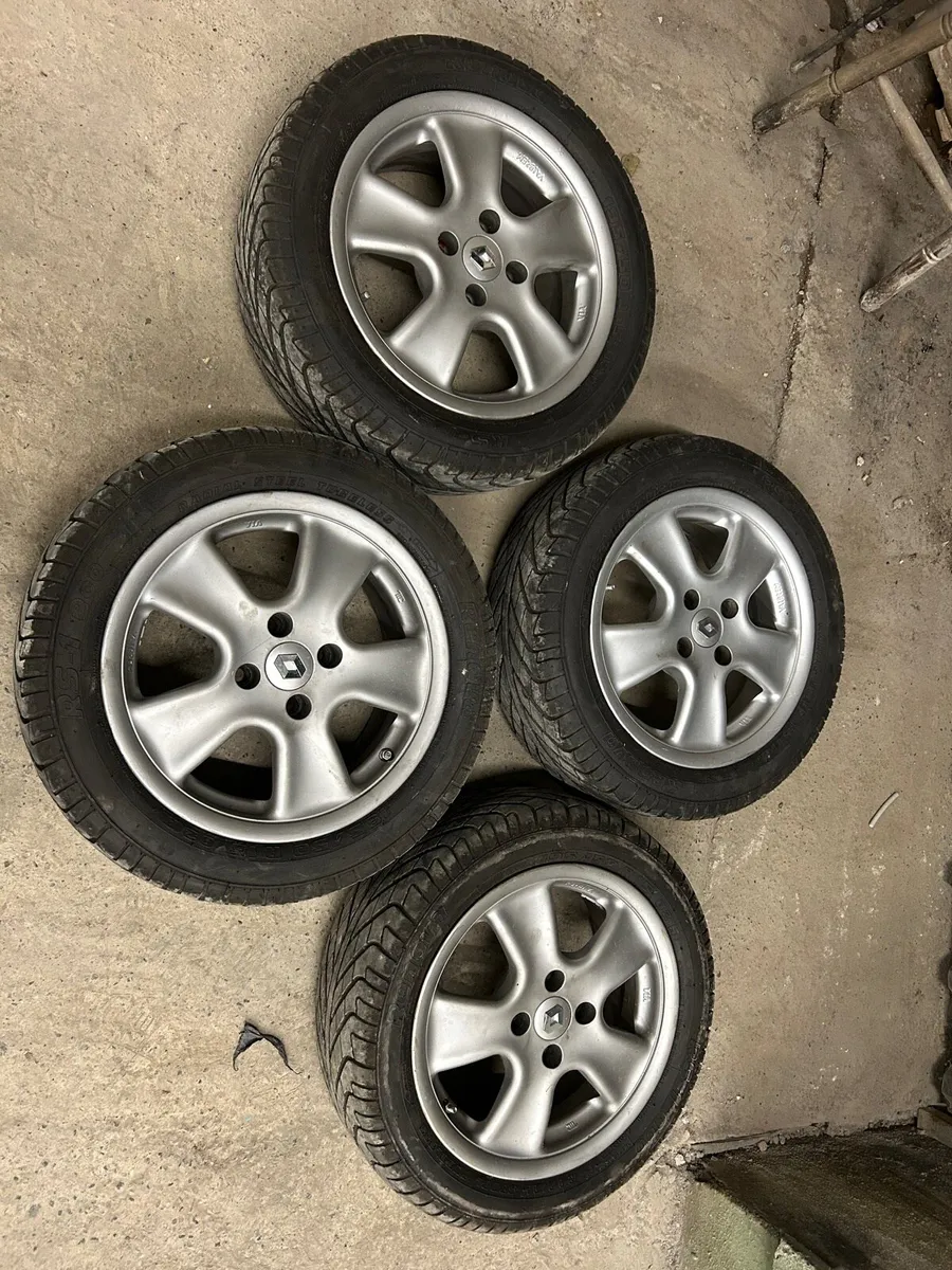 Renault Alloy Wheels - Image 2