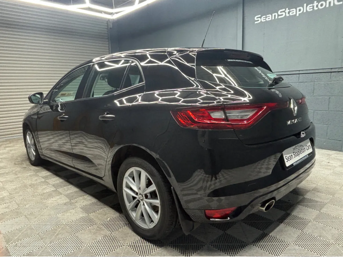 Renault Megane DYNAMIQUE NAV DCI 110 - Image 4