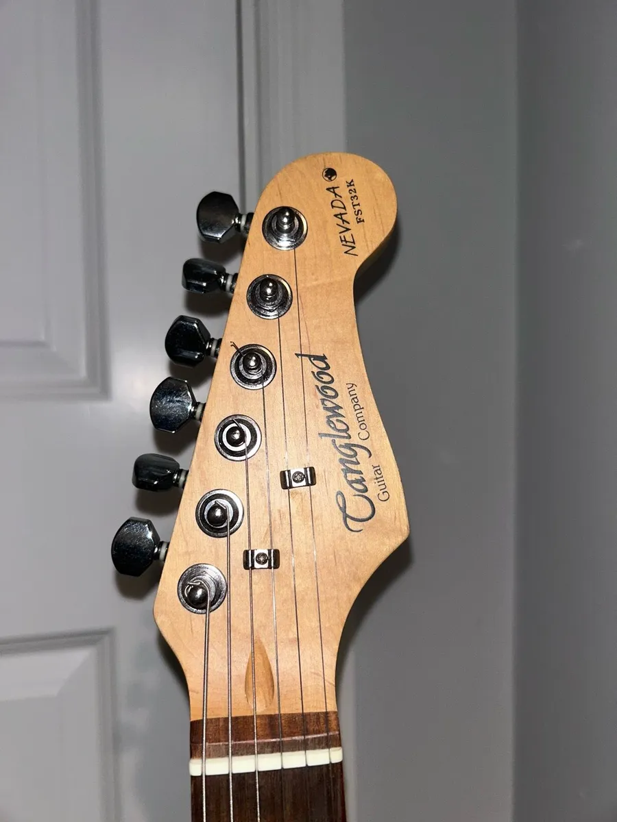 Tanglewood Electric Guitar - Image 2