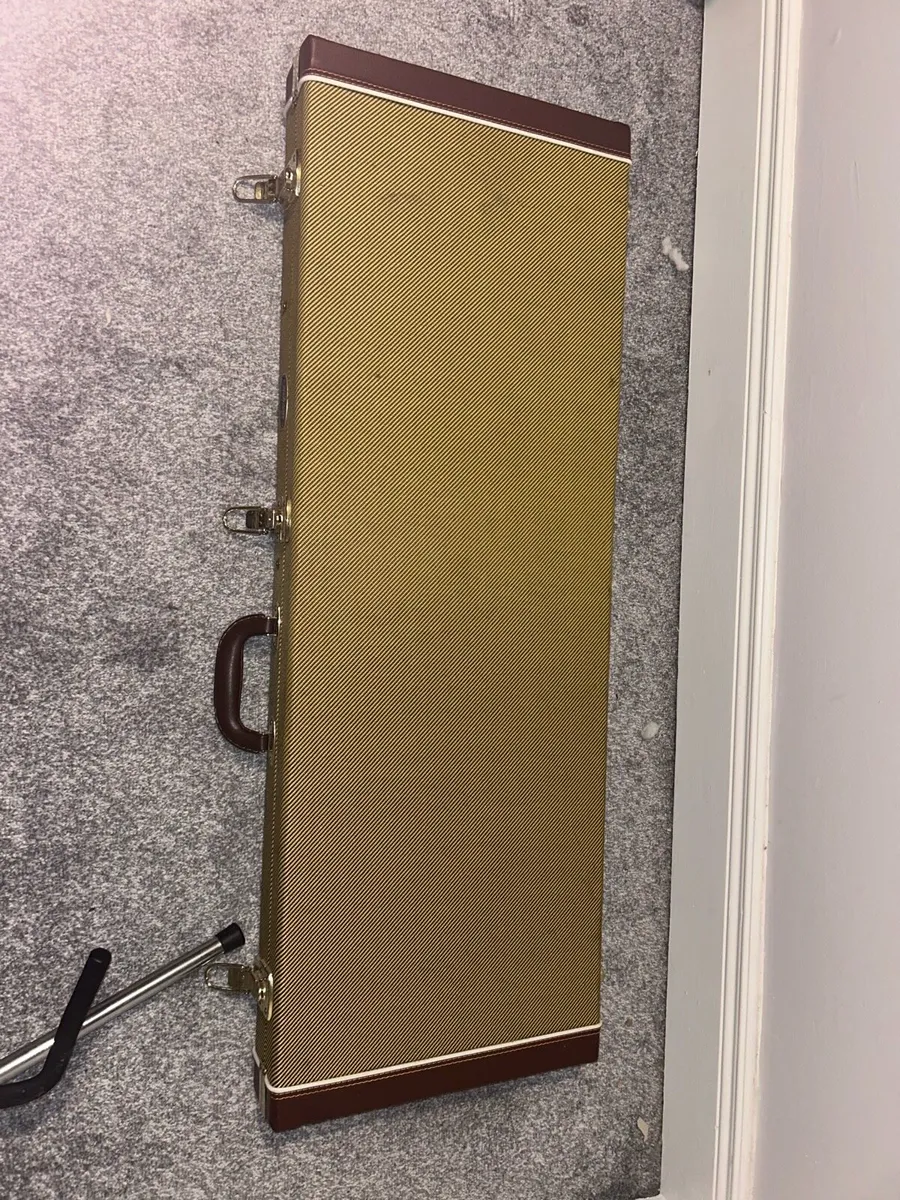 Hard Case for Electric Guitar - Image 3