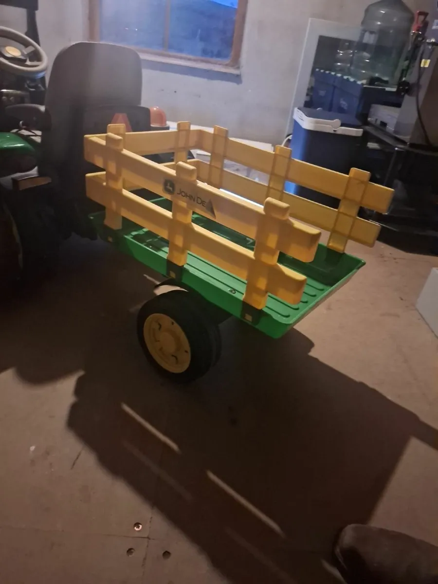 Kids John deere dual force tractor and trailer 12v - Image 2