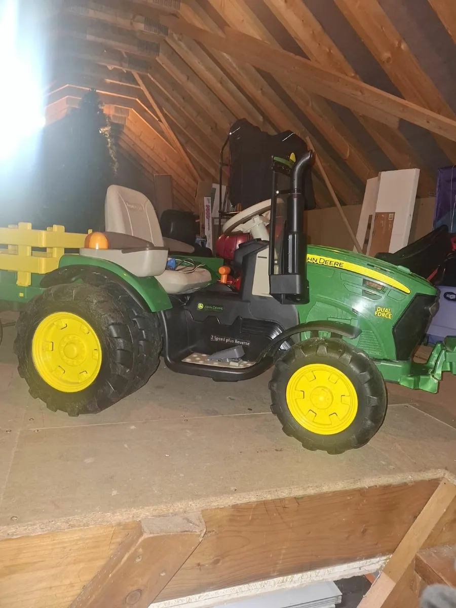 Kids John deere dual force tractor and trailer 12v - Image 1