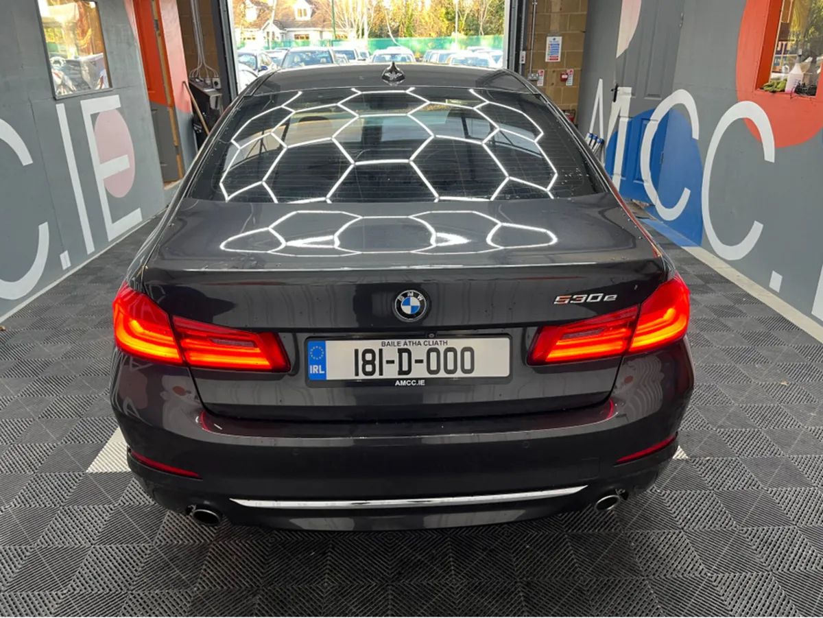 BMW 5-Series 2018 BMW 5 SERIES 530E LUXURY 2.0L HY - Image 3