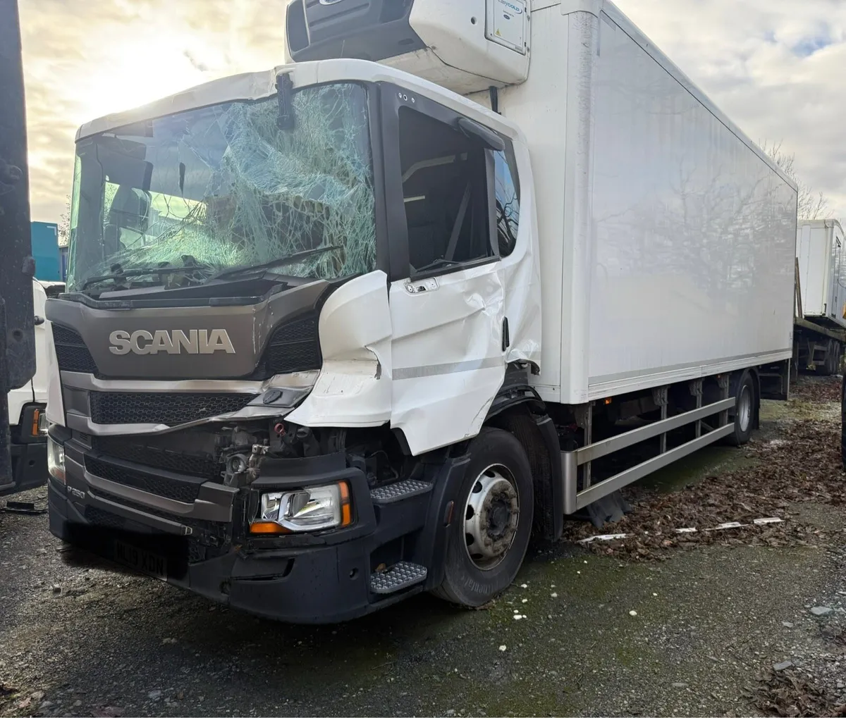 Scania breaking large selection available - Image 4