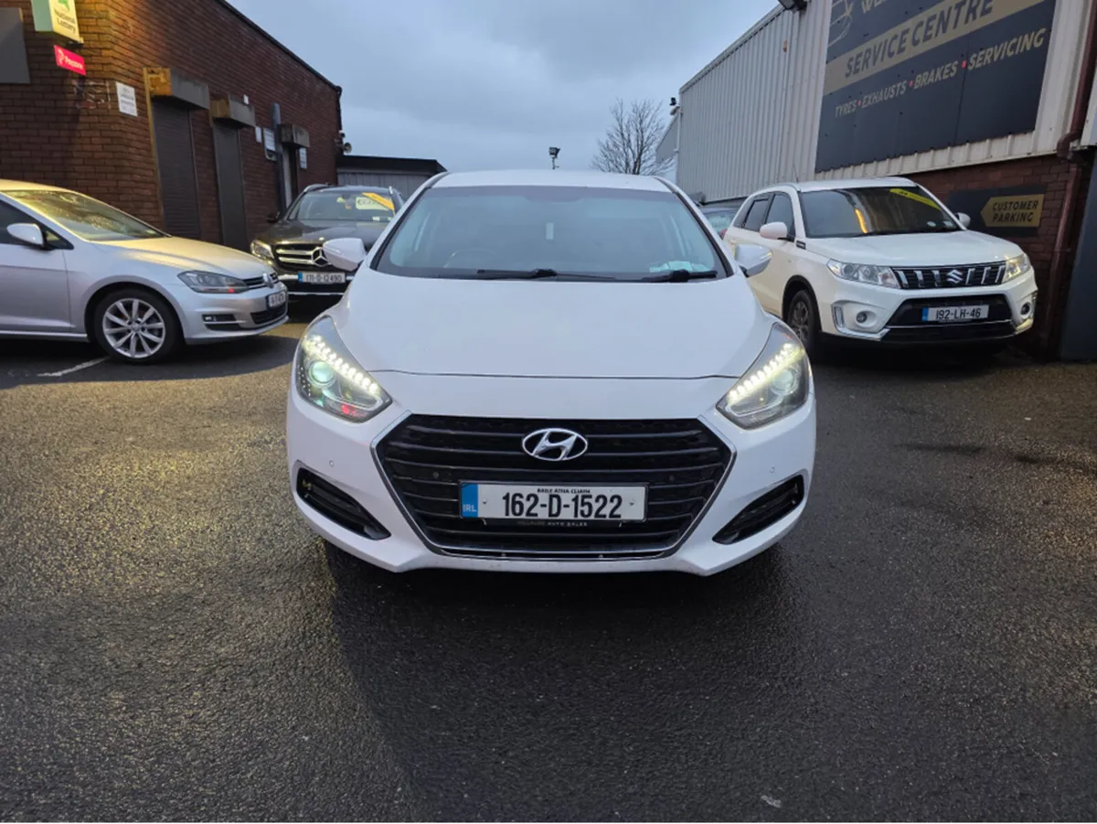 Hyundai i40 SALON EXECUTIVE 4DR - Image 2