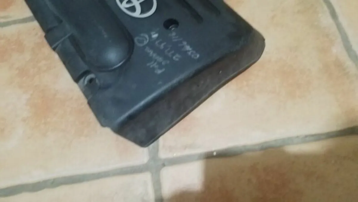 Toyota VVTI Petrol Black Engine Cover - Image 4