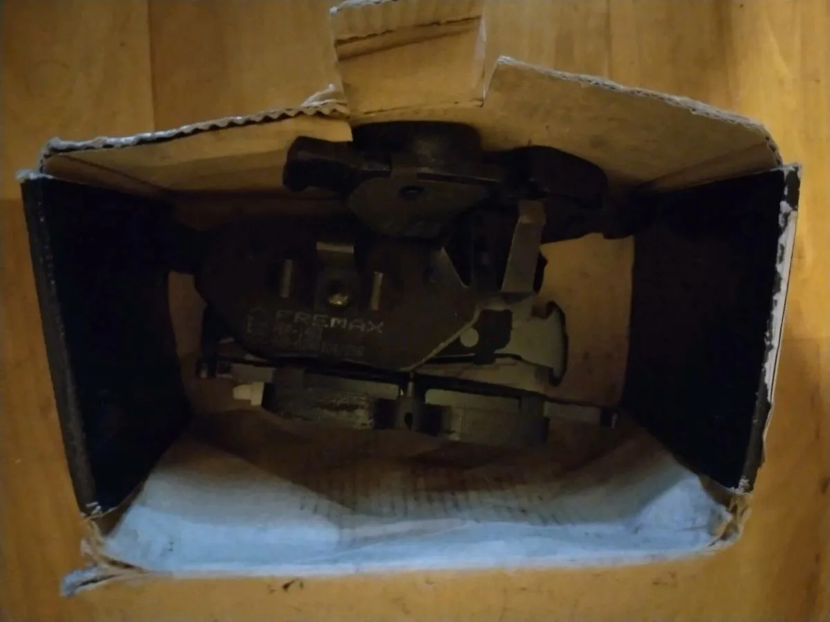 BMW 3 Series- E90 Brake Pads- Front and Rear - Image 4