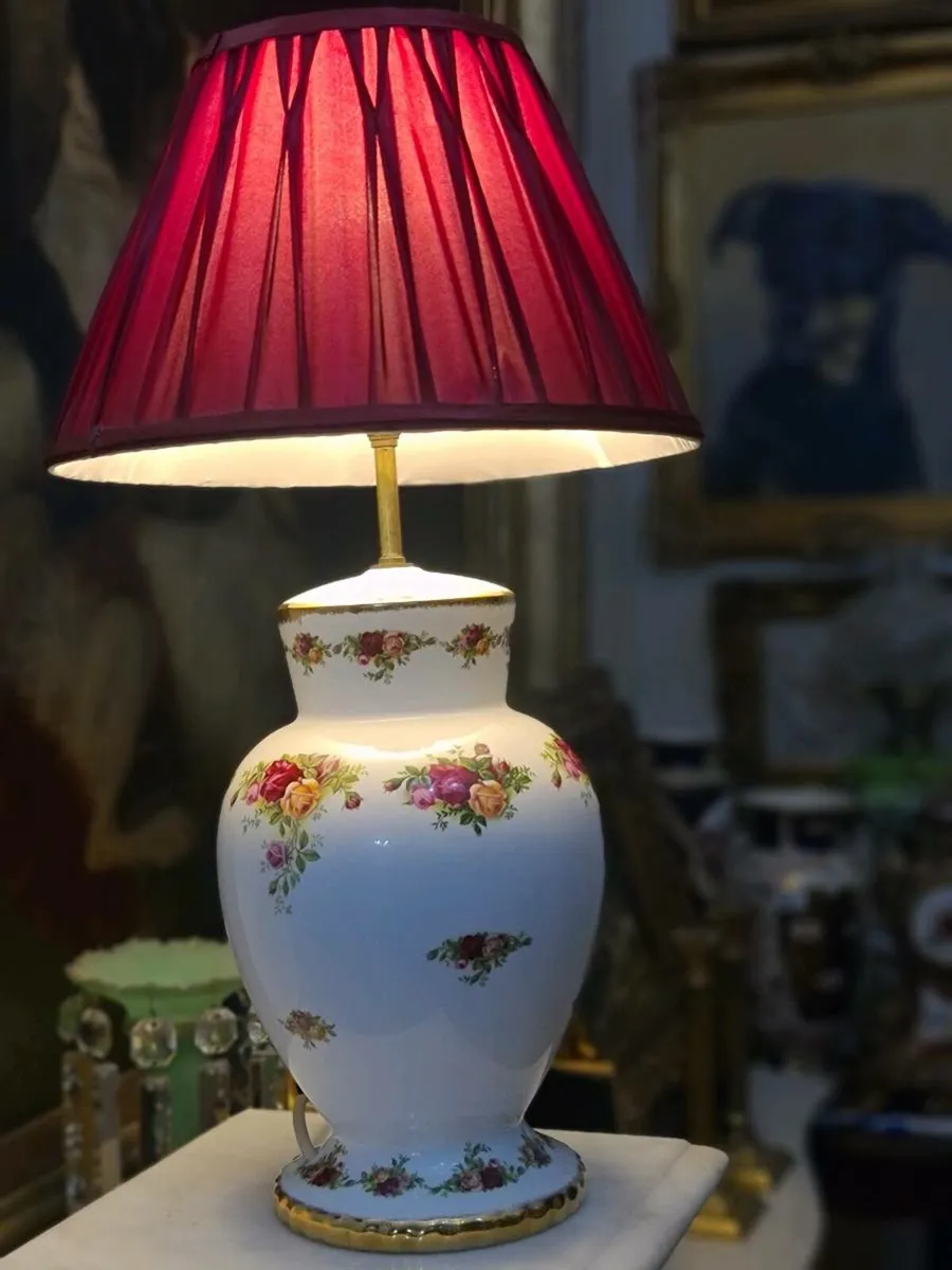 Royal Albert old country roses large lamp - Image 2