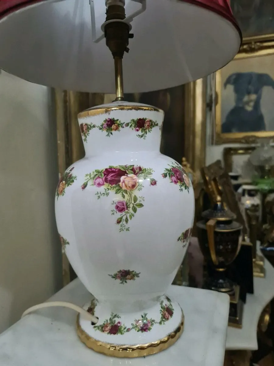 Royal Albert old country roses large lamp - Image 4