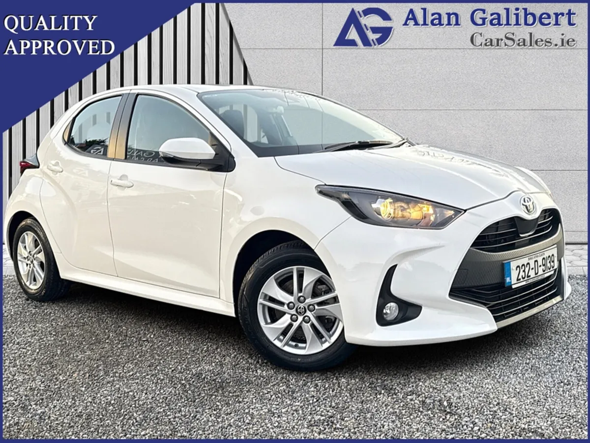 Toyota Yaris 1.5 HYBRID LUNA 4DR AUTO - Image 1