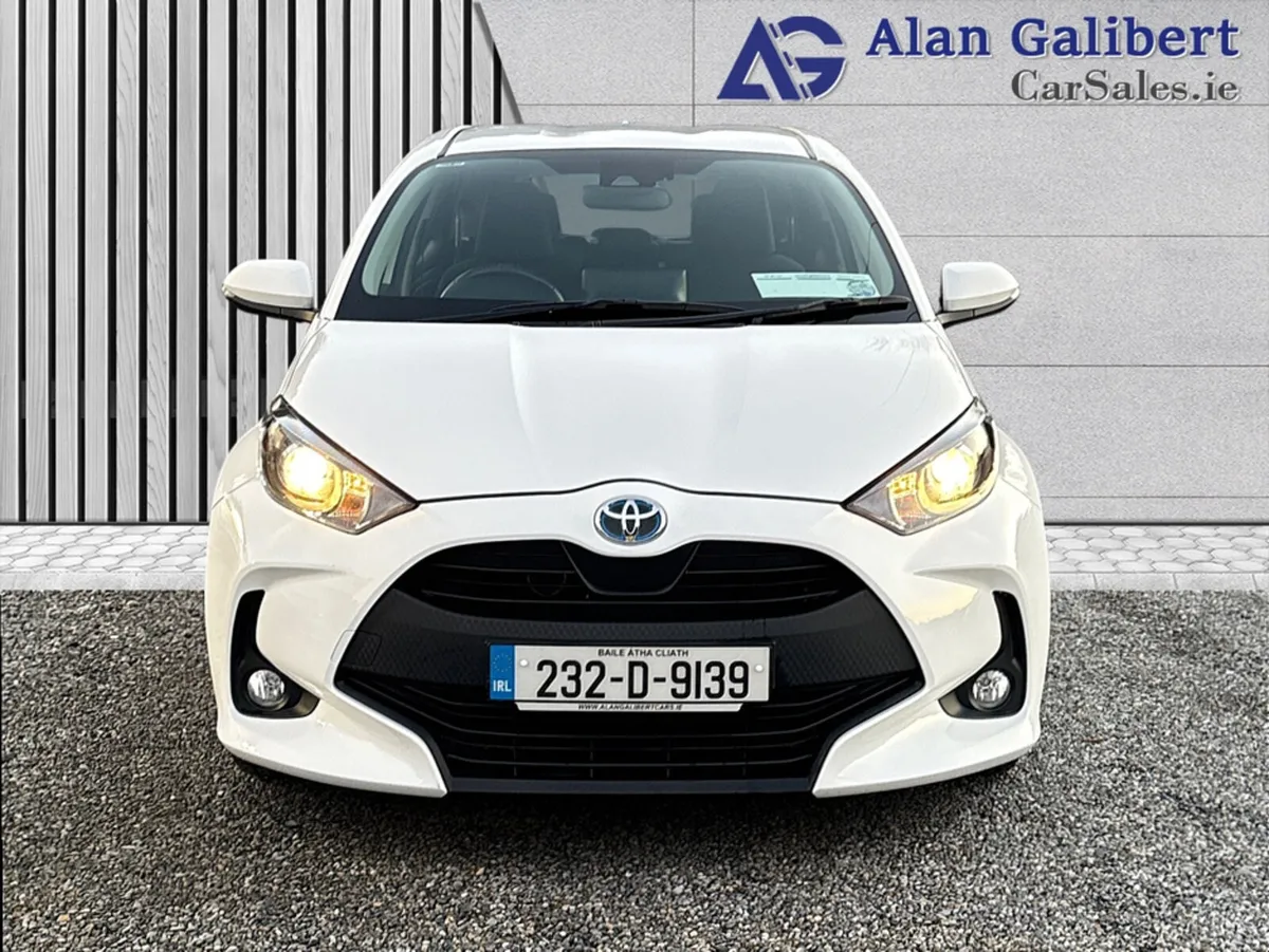 Toyota Yaris 1.5 HYBRID LUNA 4DR AUTO - Image 4