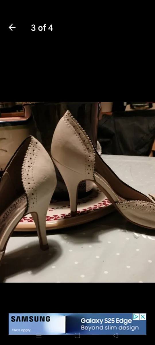 Ladies New look, cream high heel shoes, good condi - Image 3