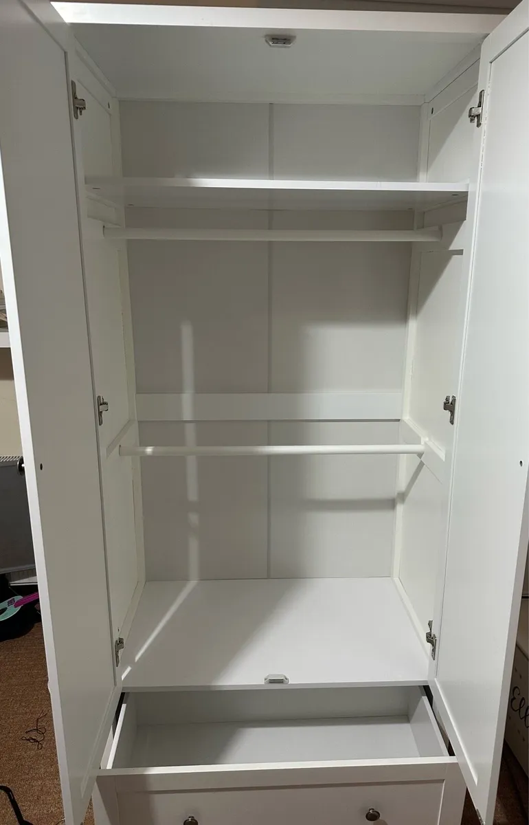 Kids wardrobe - Image 2