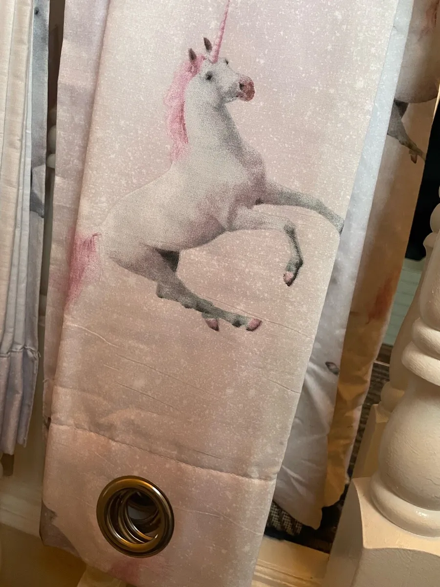 Girls bedroom unicorn curtains - Image 1