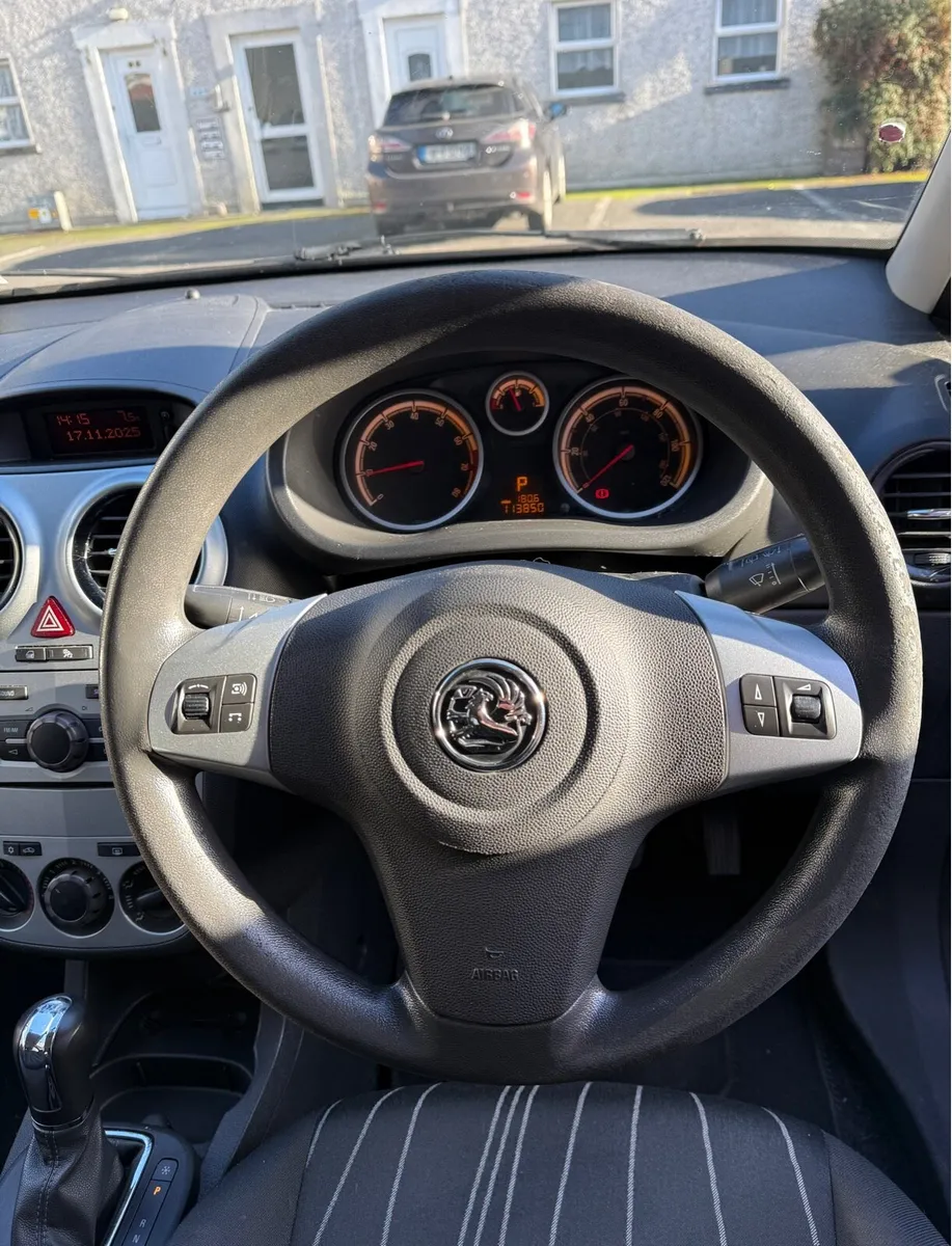 Vauxhall Corsa Exclusiv 1.4L - Image 4